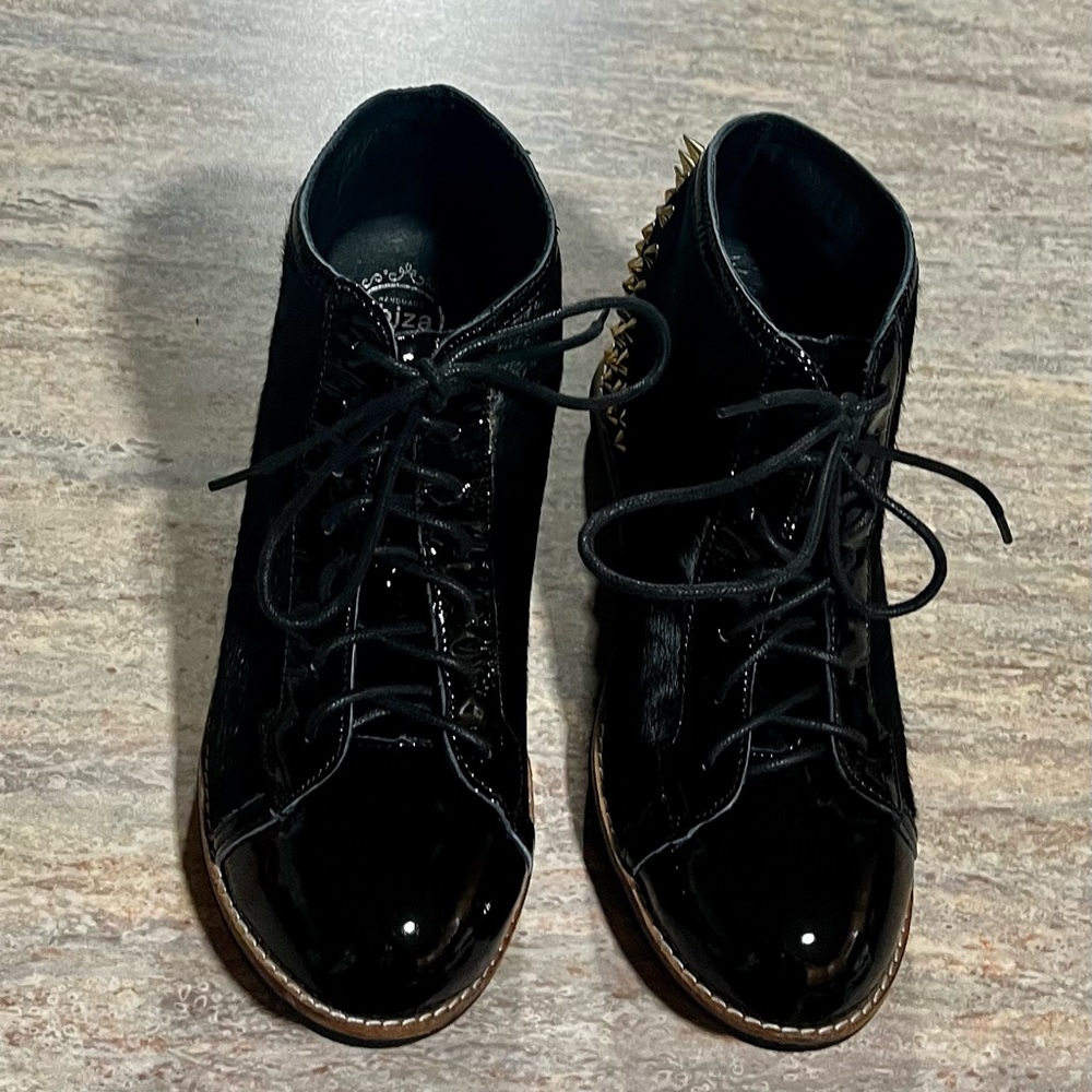 Jeffrey Campbell Ibiza wedge glossy and faux fur ankle boots with spiky studs - Picture 5 of 16